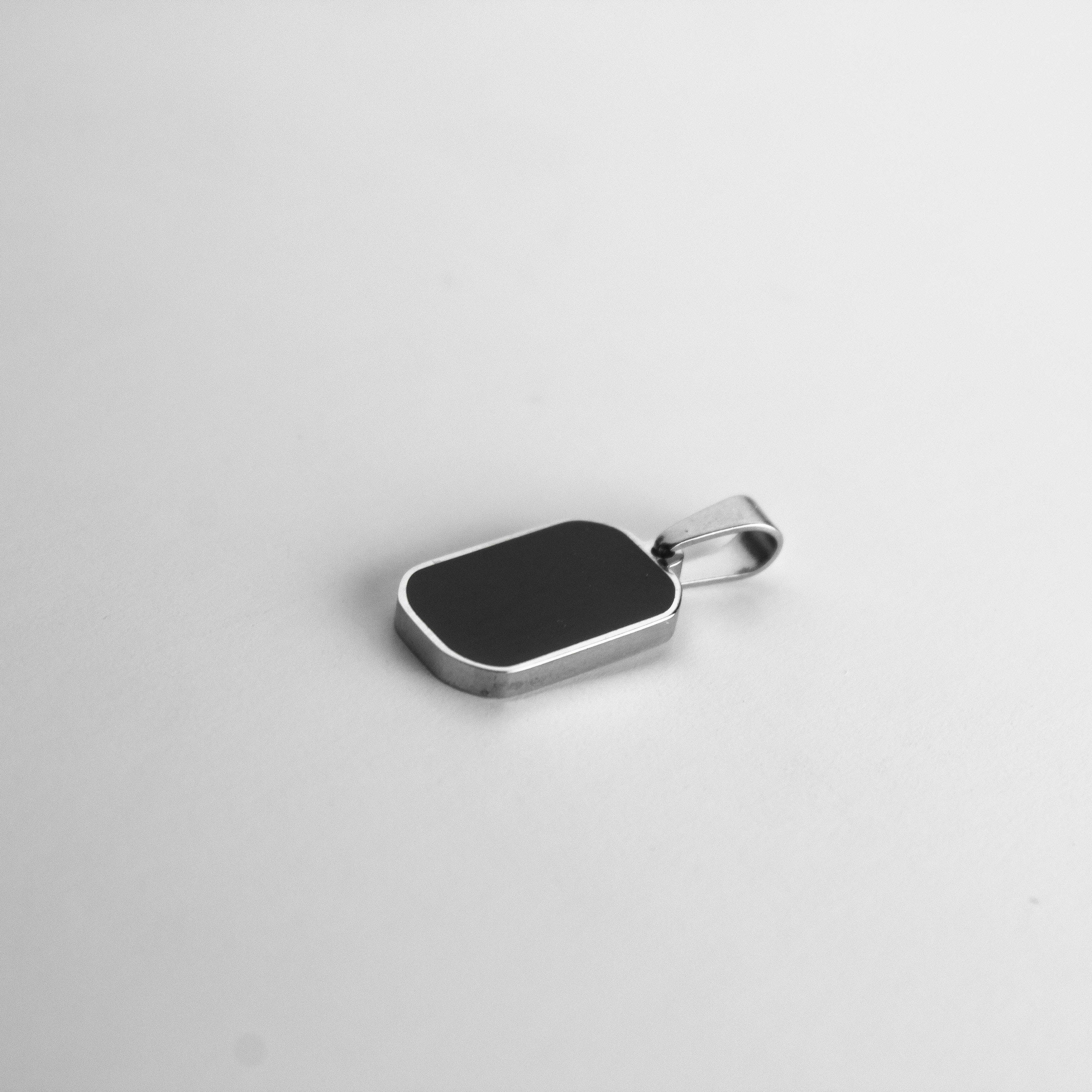 VERTICAL DELTA PENDANT (SILVER) - Image 3
